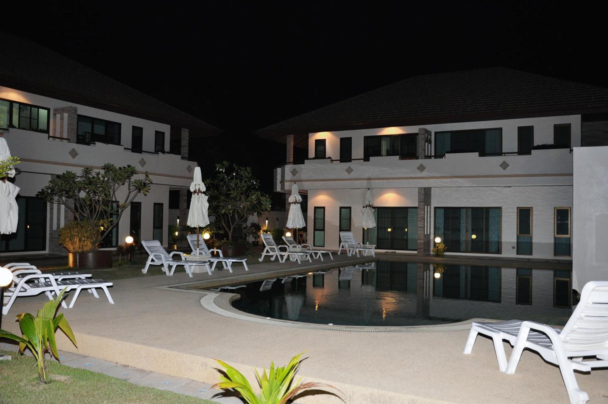 Babylon Pool Villas Nai Harn Eksteriør bilde