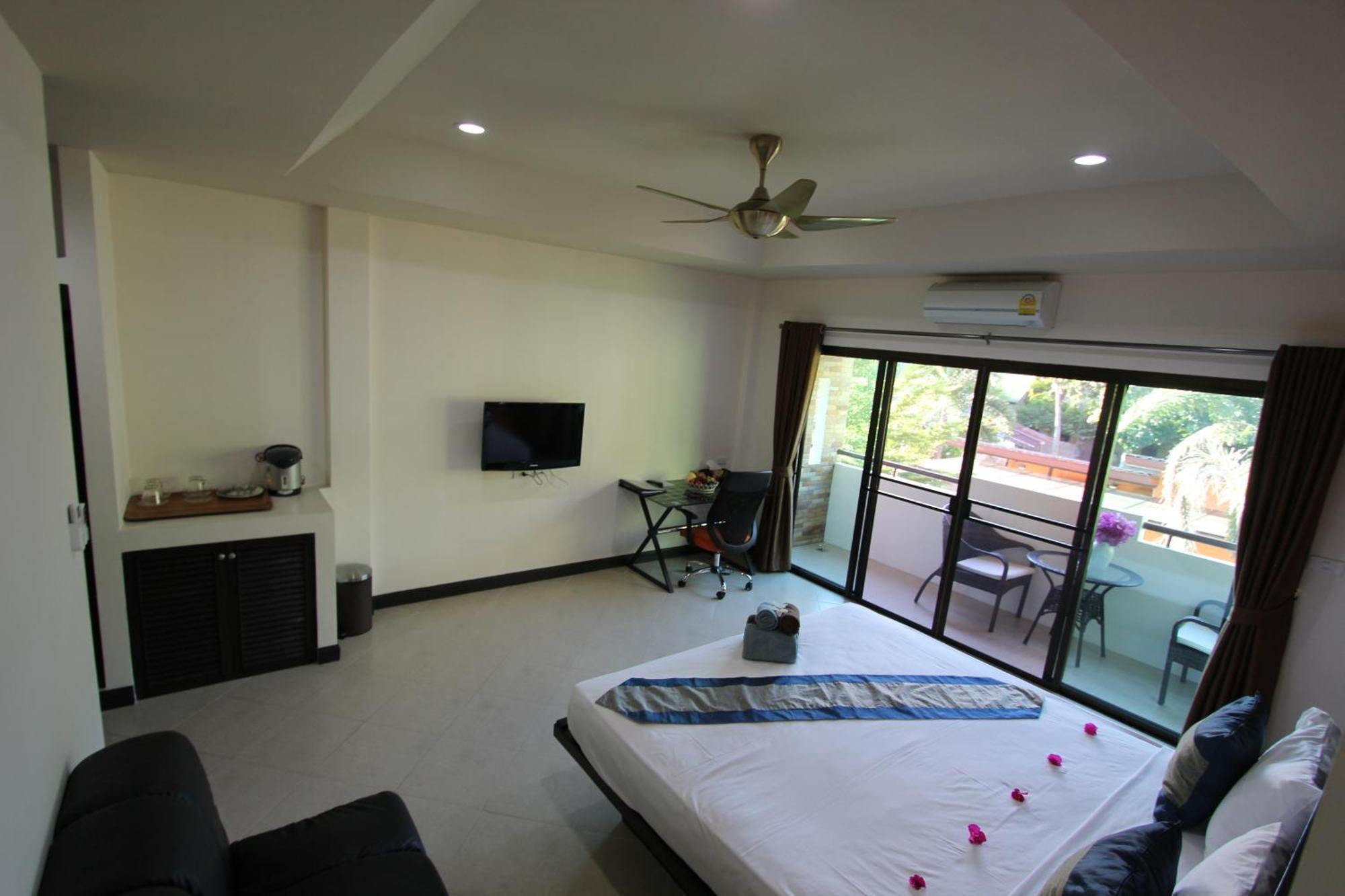 Babylon Pool Villas Nai Harn Rom bilde