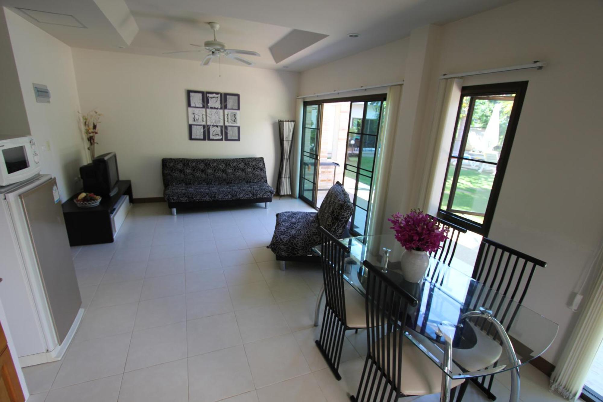 Babylon Pool Villas Nai Harn Rom bilde