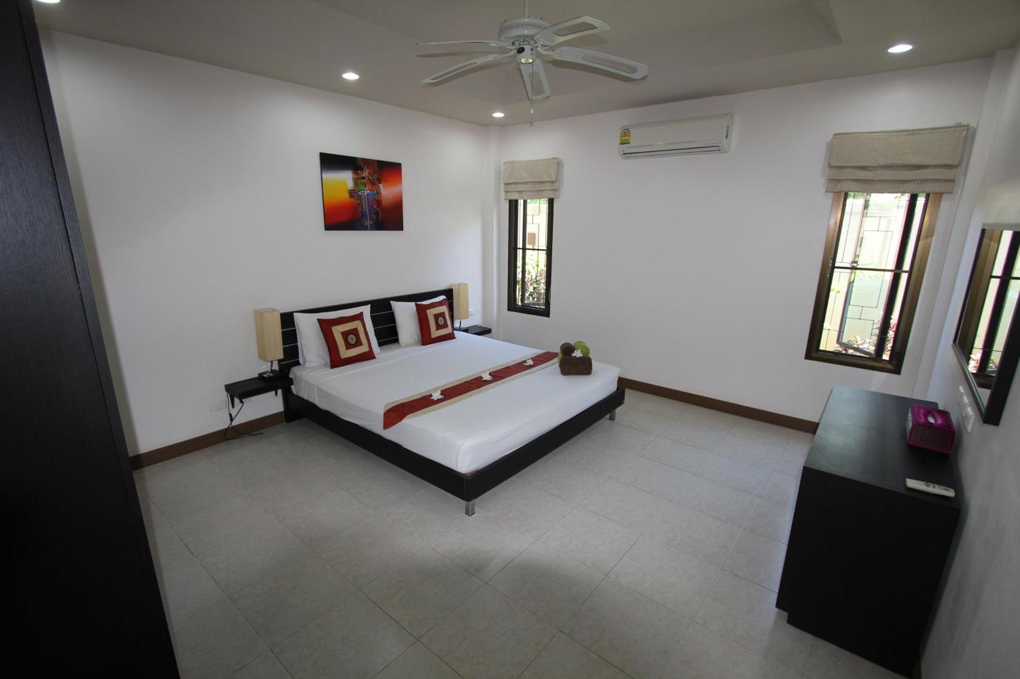 Babylon Pool Villas Nai Harn Rom bilde