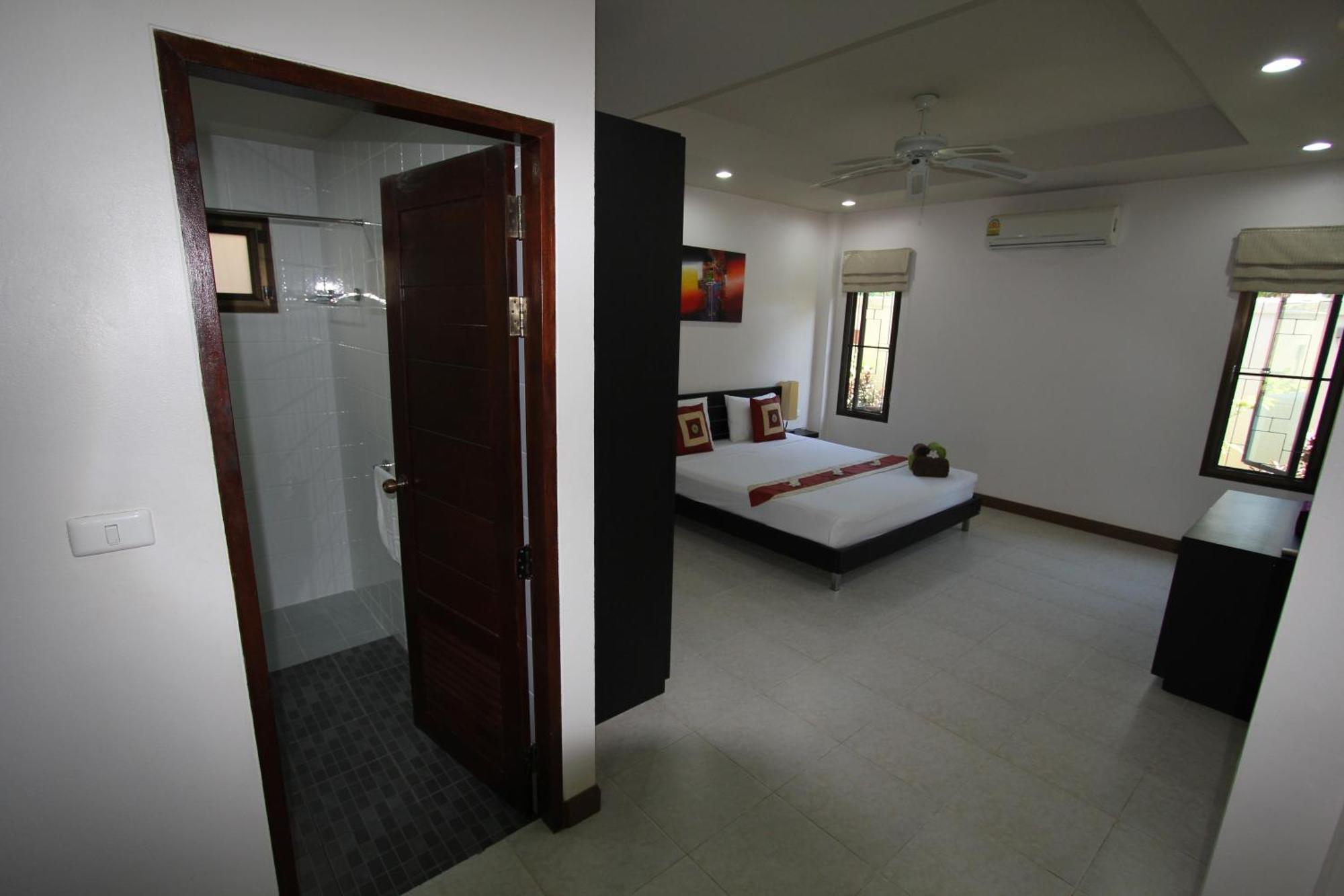 Babylon Pool Villas Nai Harn Rom bilde