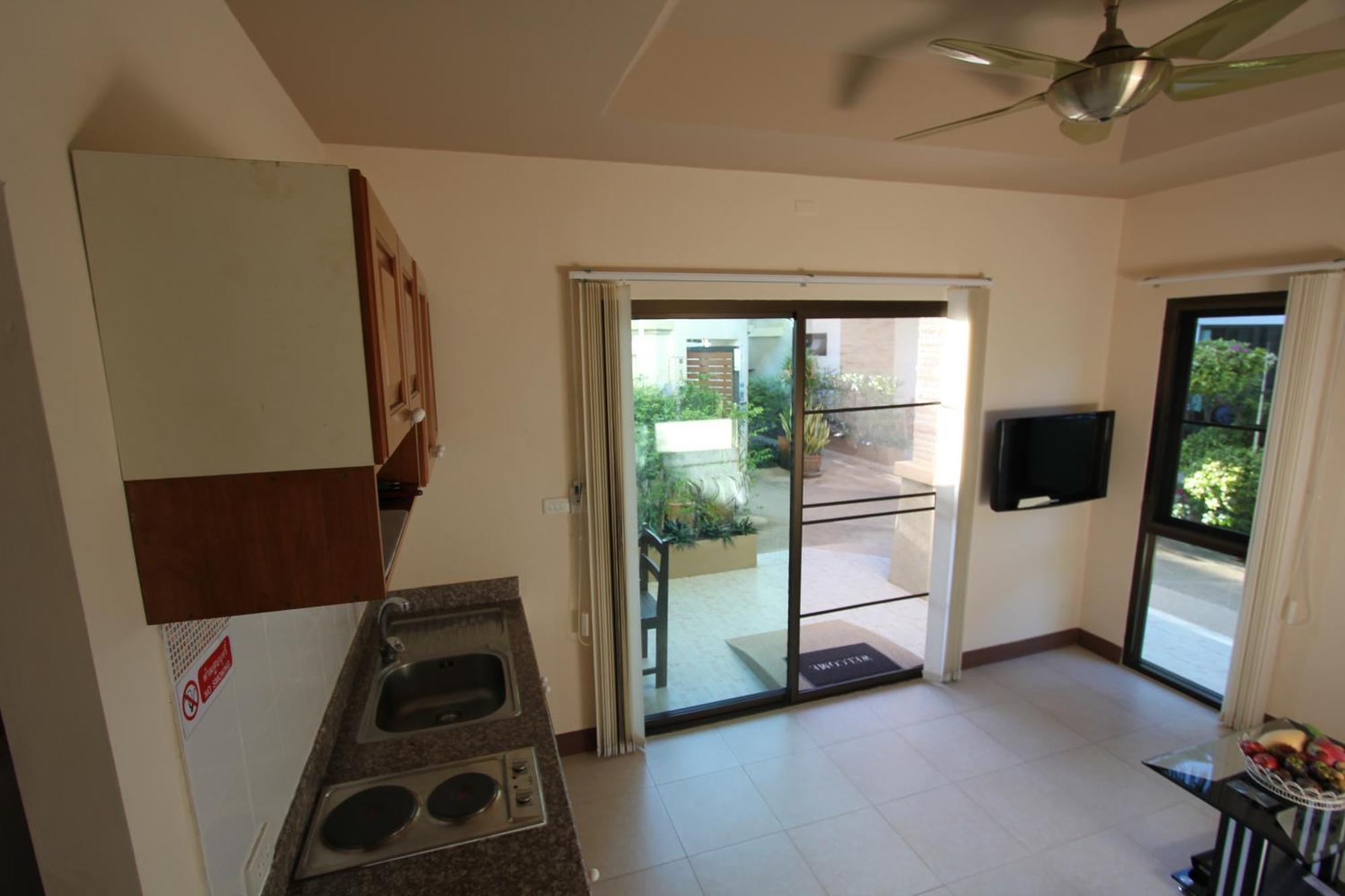 Babylon Pool Villas Nai Harn Rom bilde