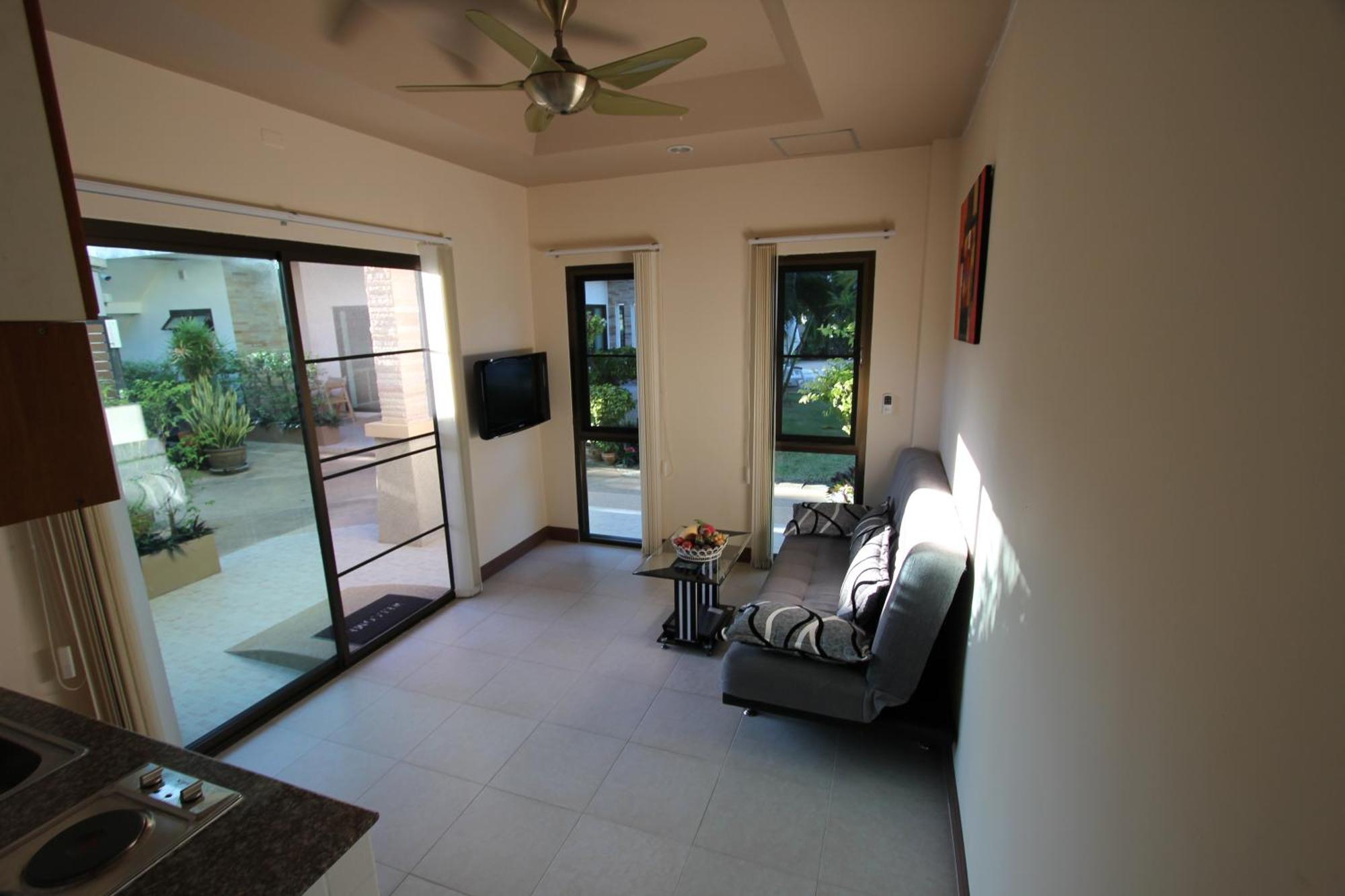 Babylon Pool Villas Nai Harn Rom bilde