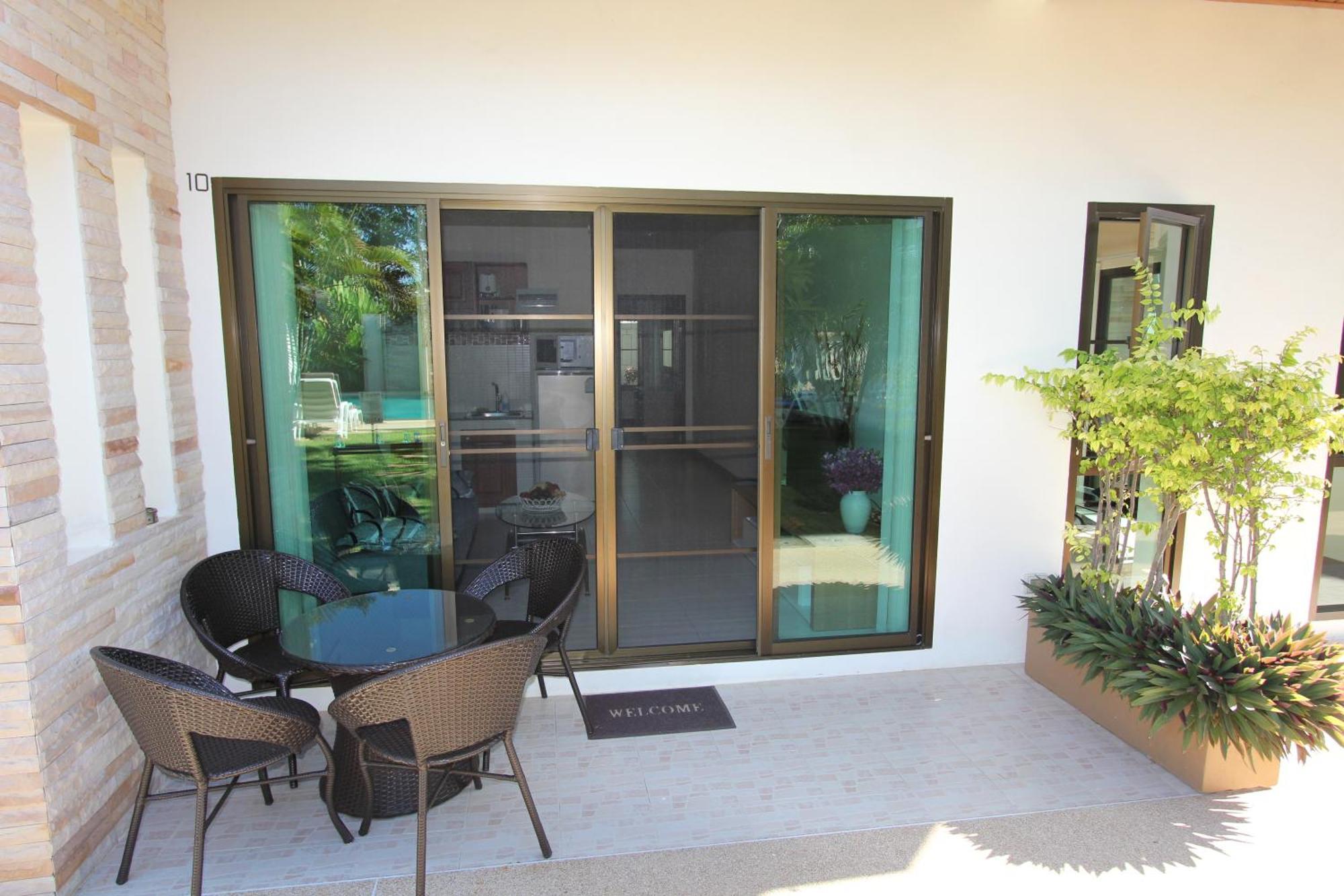 Babylon Pool Villas Nai Harn Rom bilde