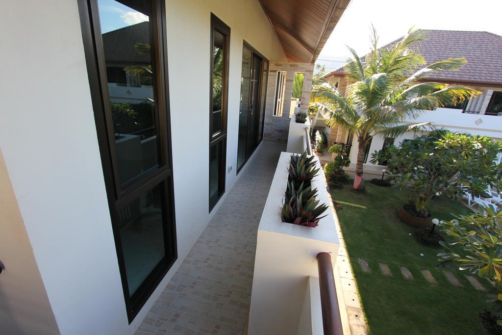 Babylon Pool Villas Nai Harn Eksteriør bilde